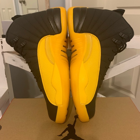 Air Jordan 12 Retro "University Gold" - Picture 5 of 7